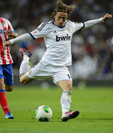 伤病无碍！徐杰兜出来迎着防守 坚决出手超远三分一箭穿心！