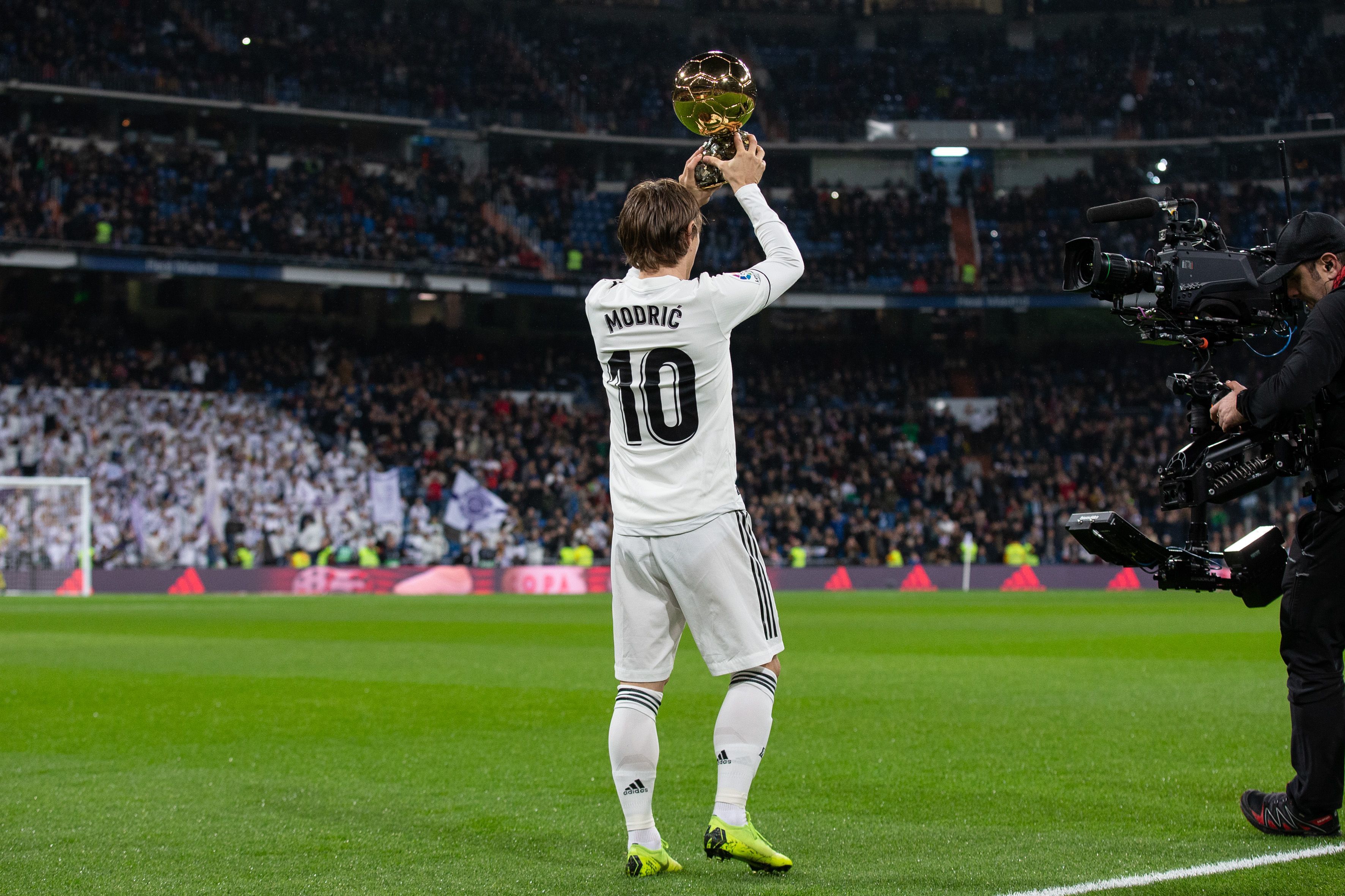 马卡：阿韦洛亚并非临时主帅，皇马已与其签约至下赛季