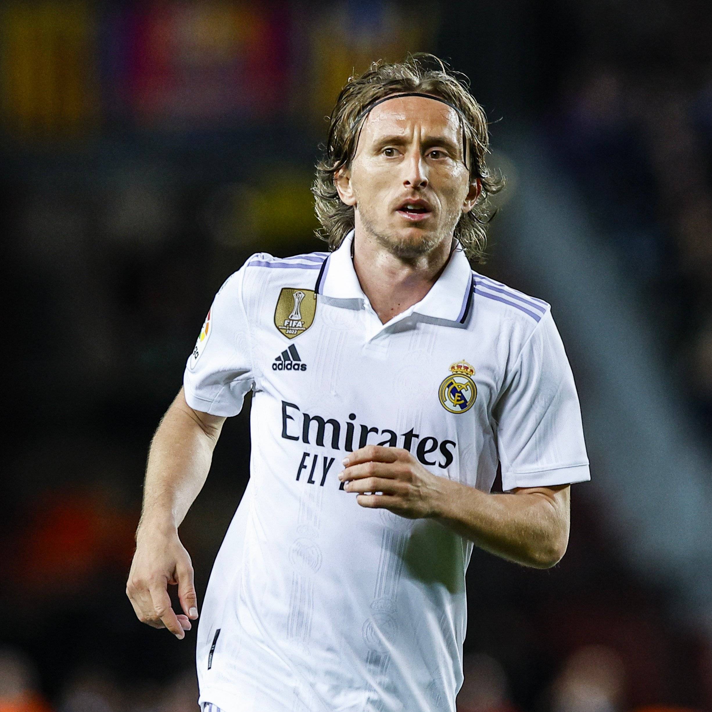 NBA常规赛最新赛况更新 球队排名与胜负走势解读