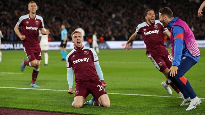 东契奇三节豪取40分末节仅得2分 湖人防守失灵遭遇苦战