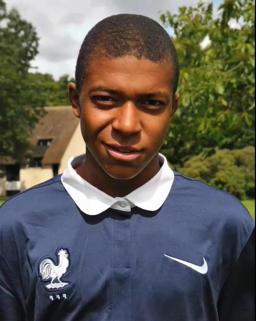 状元打替补？马刺这操作太凡尔赛！文班亚马60分钟净胜64分，悄悄刷新NBA百年历史纪录